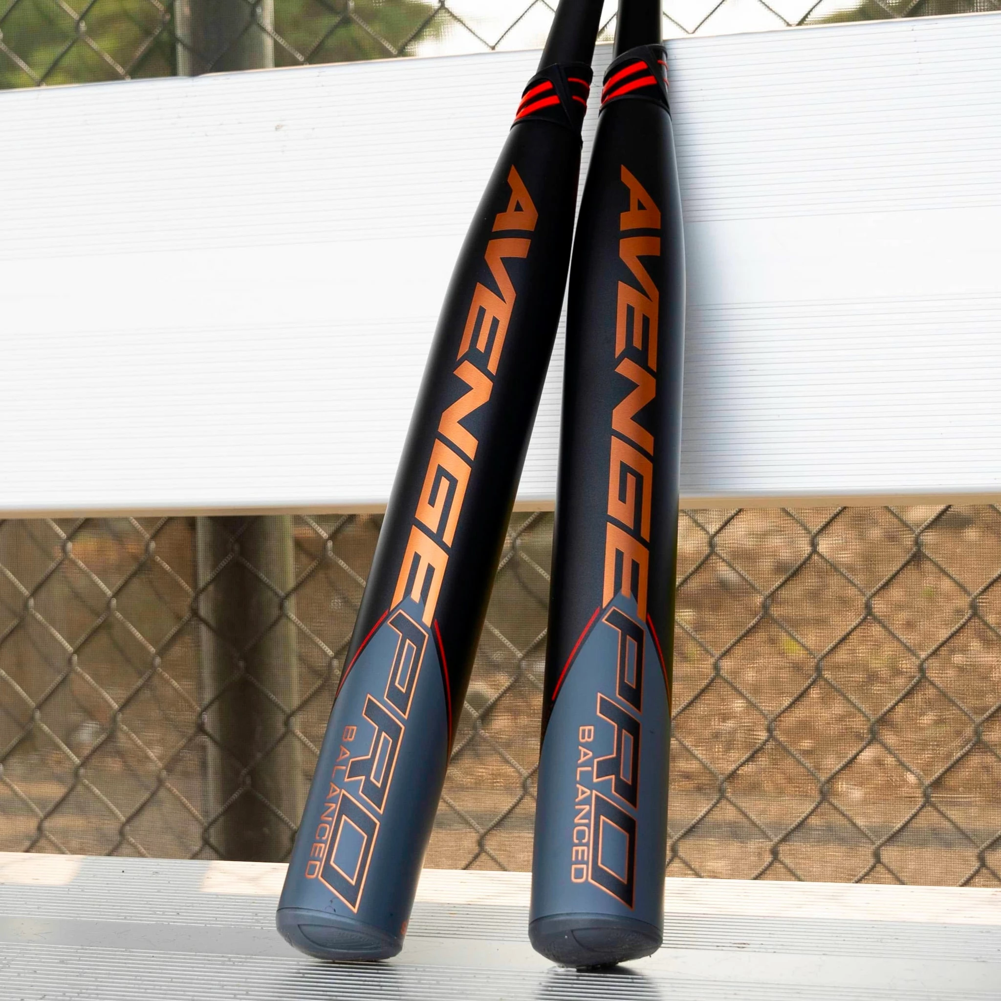2023 Axe Avenge Pro Balanced USSSA Slowpitch Softball Bat: L154K - Image 4